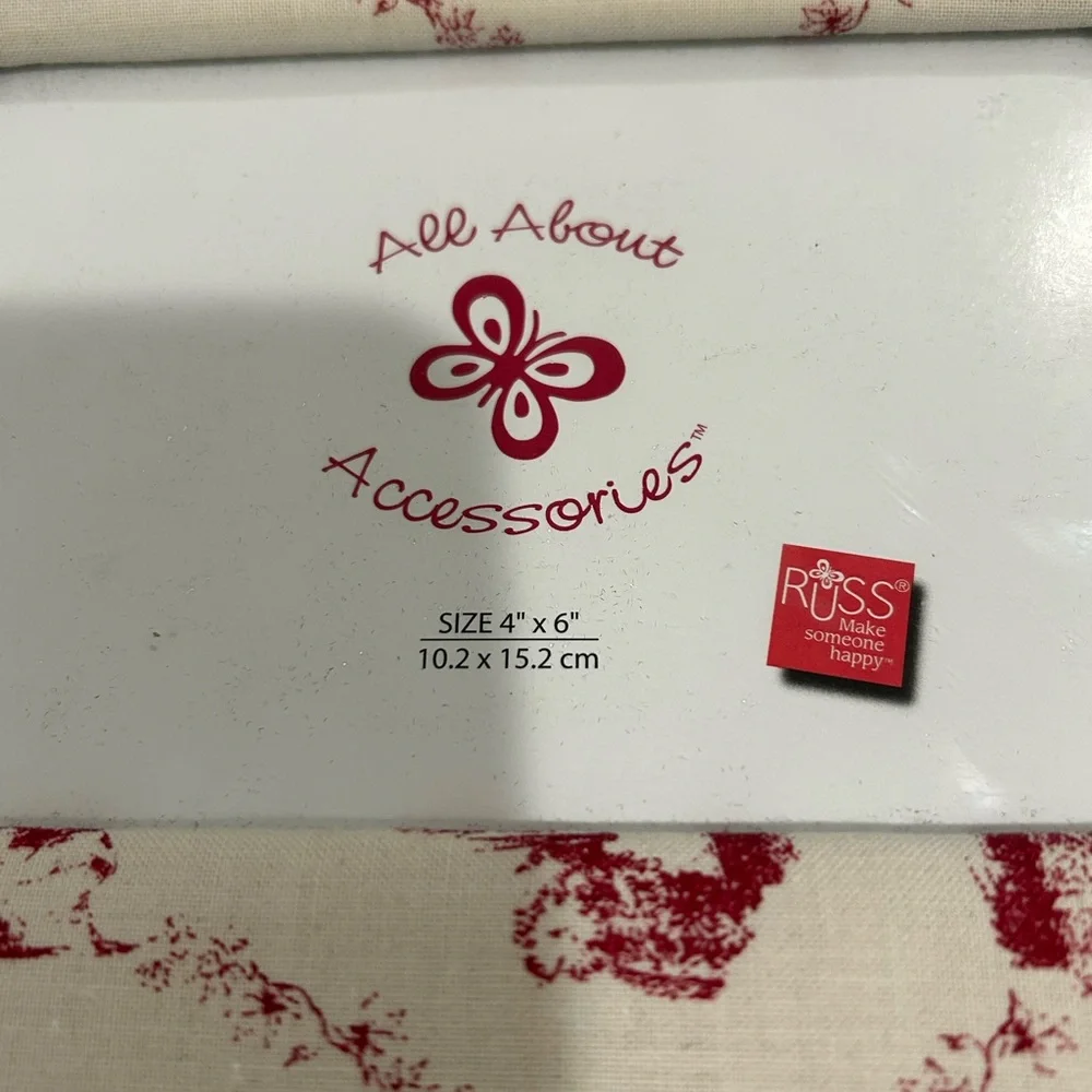 Russ Padded Fabric Photo Frame Cream Red 4” x 6” Photo